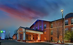 Holiday Inn Express & Suites Batesville By Ihg